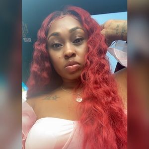 Meet your Posher, Monique